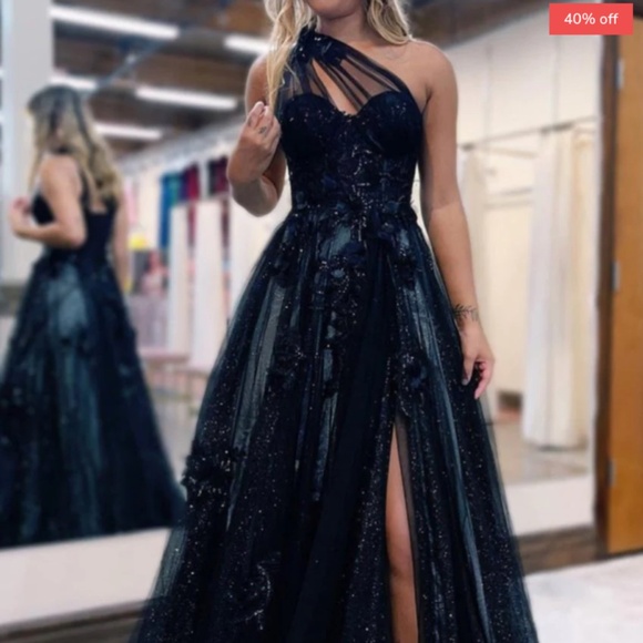 Prom Dress - Picture 1 of 2